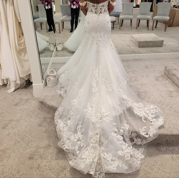 Wedding dress - Picture 3 of 3